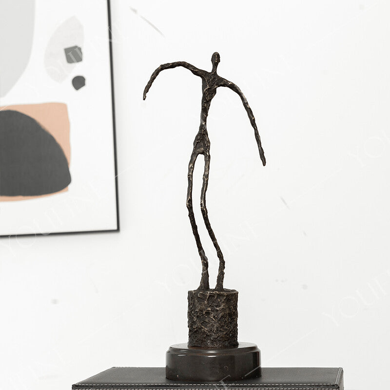 Alberto Giacometti Style Walking Man Bronze Sculpture – Abstract Modern Human Figure Statue with Marble Base