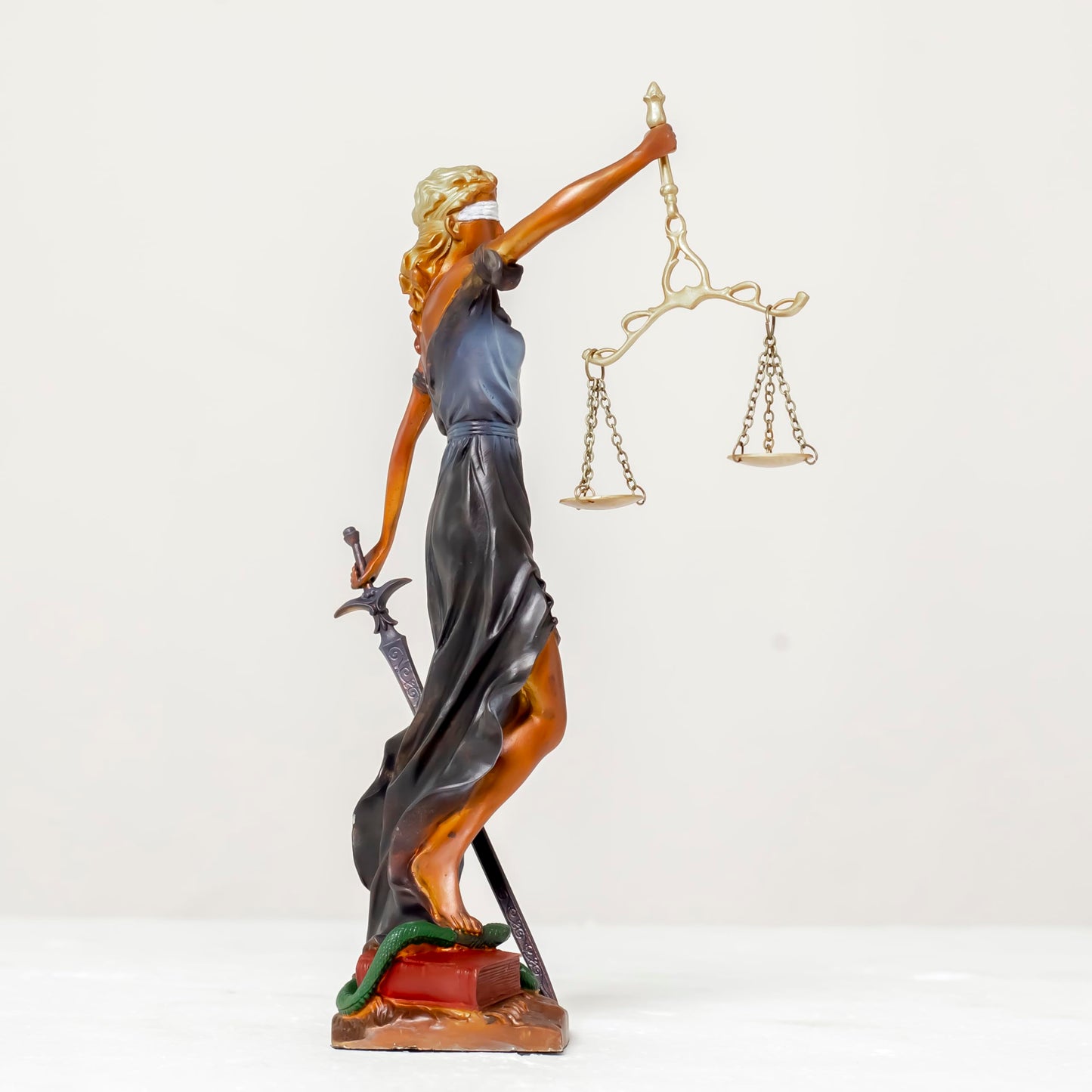 R REALONG Lady Justice Statue European Bronze Sculpture,11" Themis Statue Law Home&Office Decor for Table (Gray)