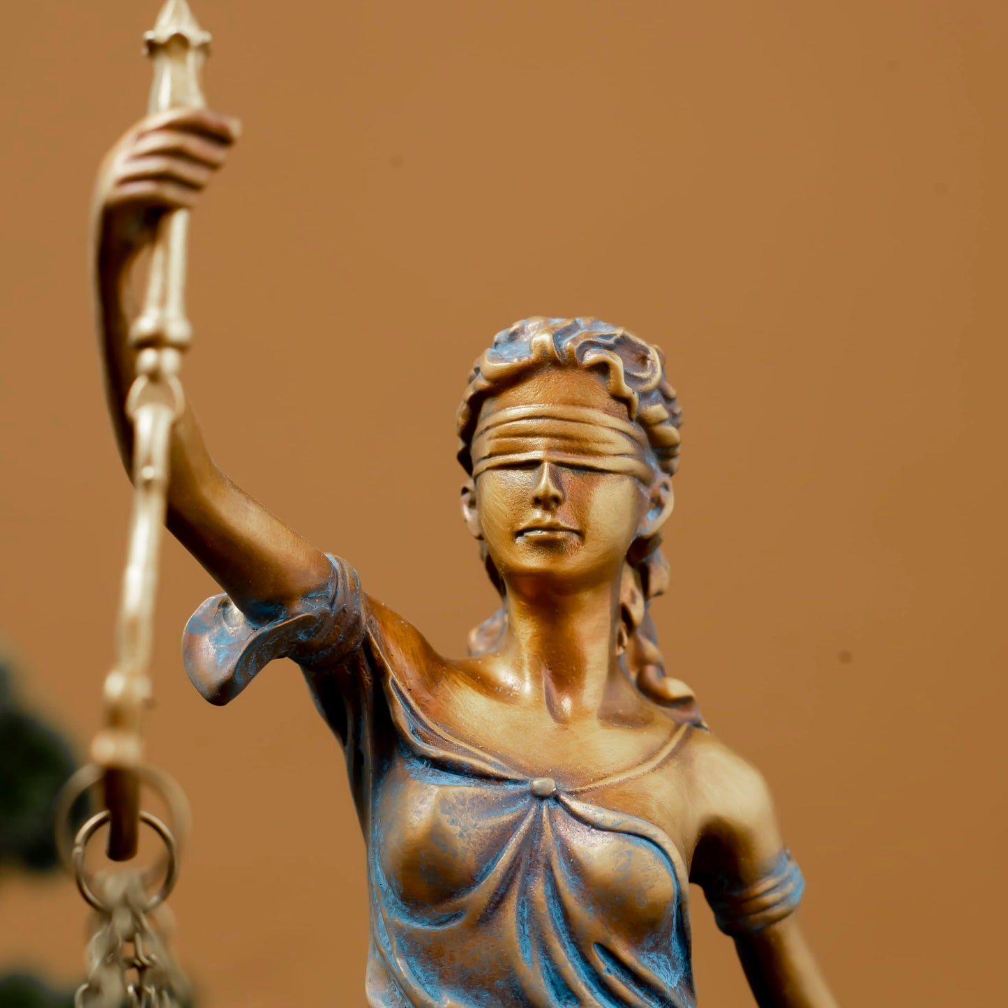 R REALONG Bronze Lady Justice Statue, 11-Inch Greek Mythology Goddess Sculpture Handmade Art– The for Lawyers (Rendering Blue)