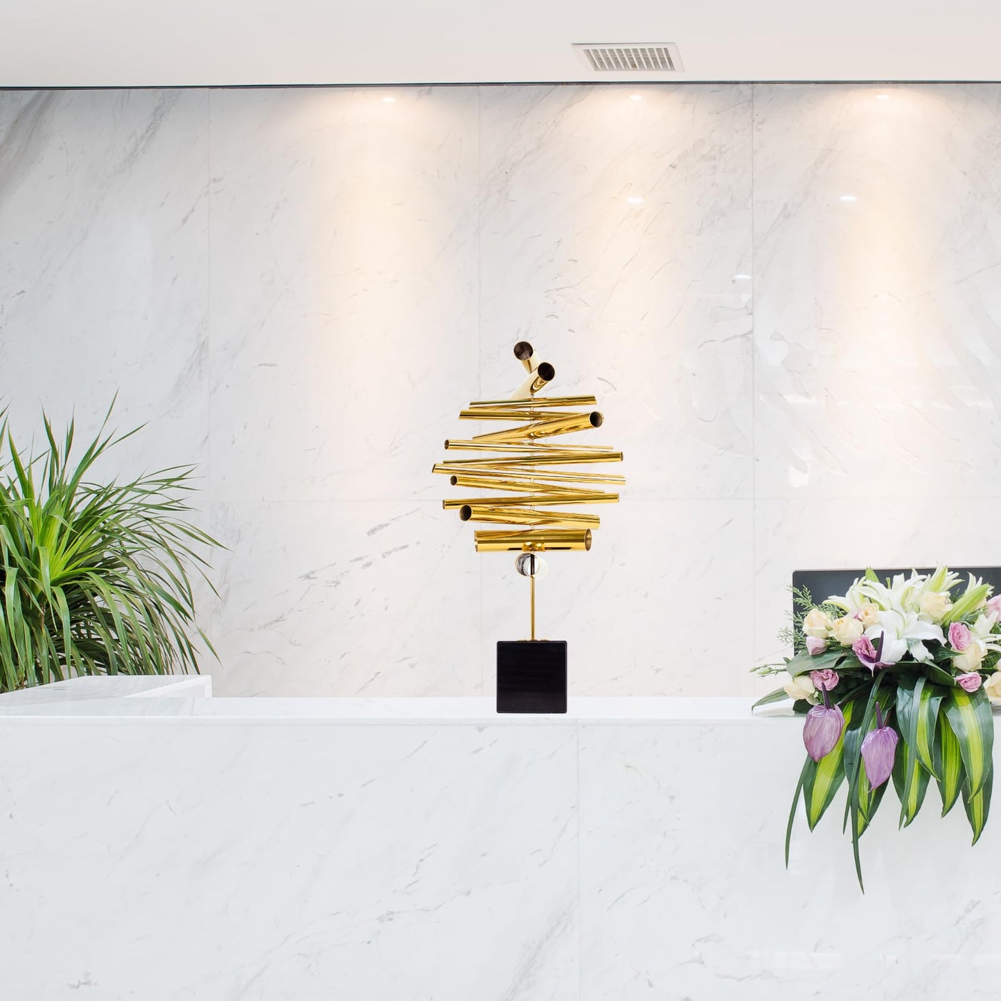 Modernism Creative Geometric Light Luxury Art Metal Ornament, 21.6'' Golden Stainless Steel Statue with Marble Base, Suitable for Home Hotel Office Decoration, Collection, Gift