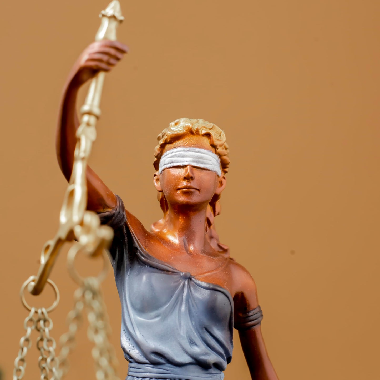 R REALONG Lady Justice Statue European Bronze Sculpture,11" Themis Statue Law Home&Office Decor for Table (Gray)