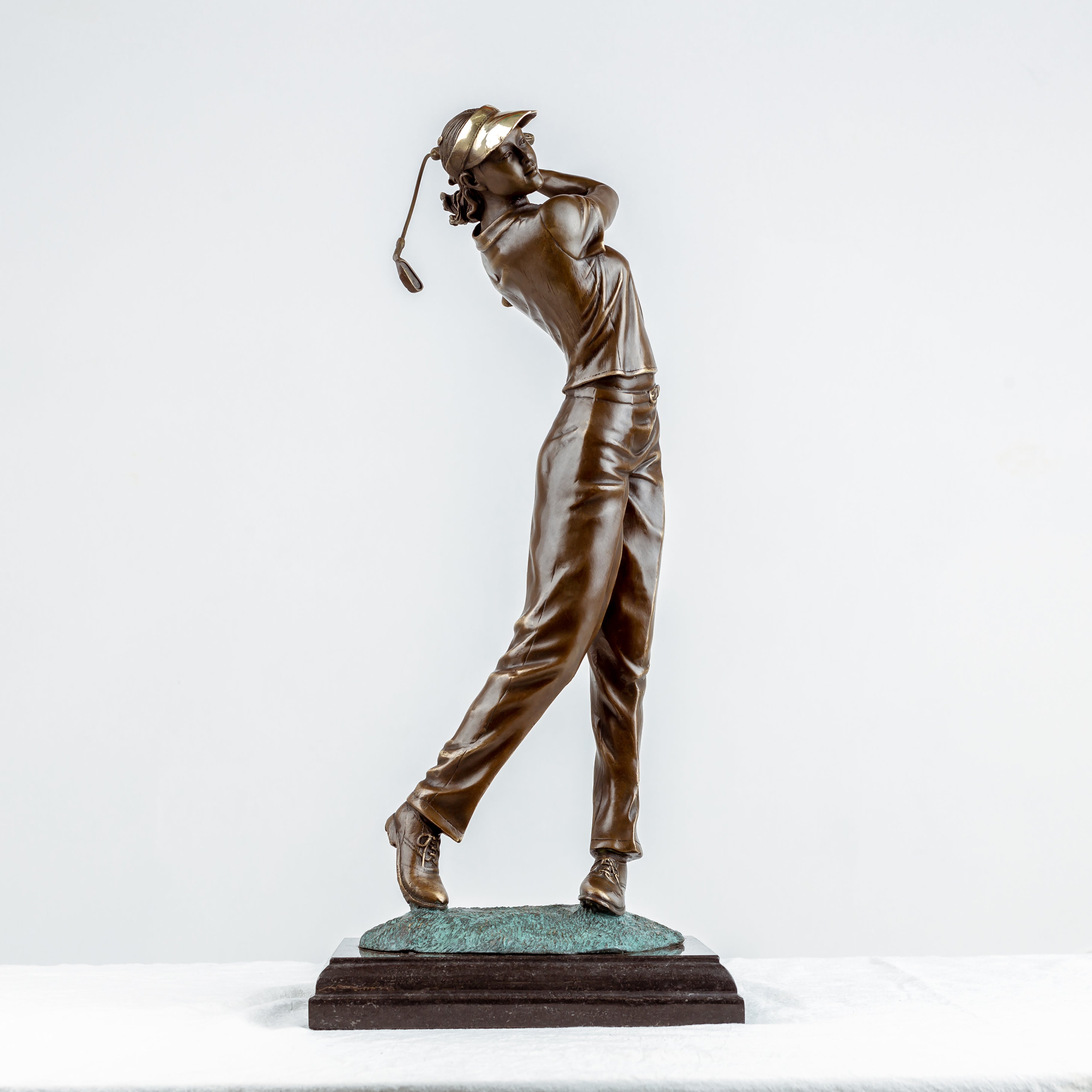 Female Golfer Bronze Sculpture Bronze Golf Player Statue Woman Golfer Figurines Girl Playing Golf Art Crafts For Home Decor Gift