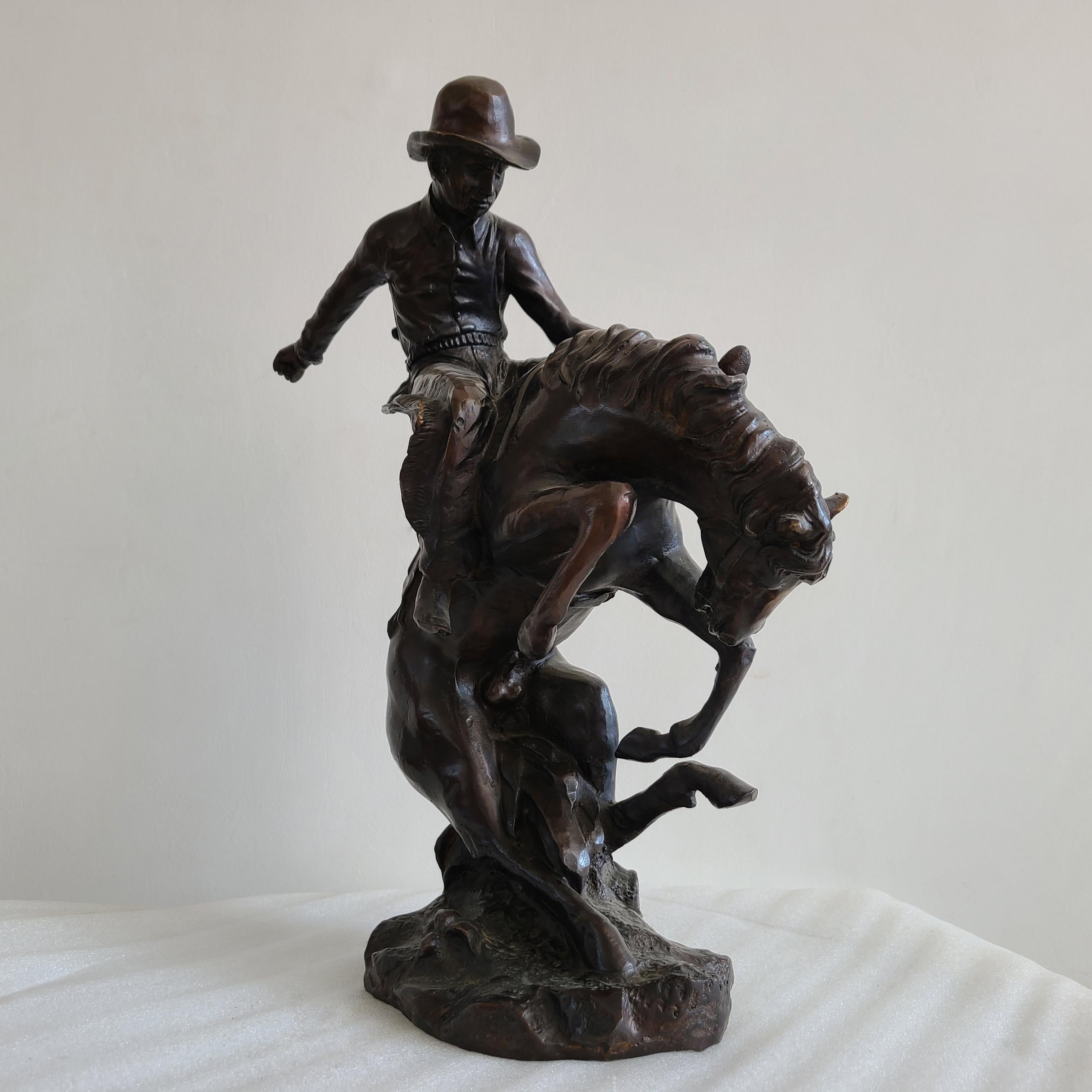 Bronze Cowboy Ridding Statue Bronze Outlaw Statue by Frederic Remington Replica Famous Art Crafts For Home Decor Ornament Gifts