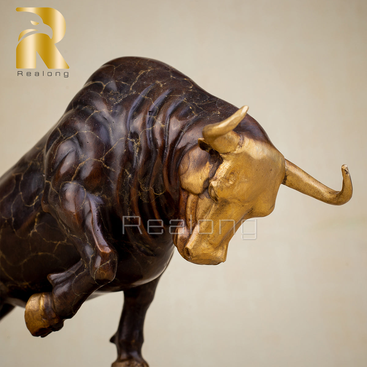 Wall Street Bull Statue Bronze Home Decor 100% Bronze Charging Bull Sculpture Feng Shui Figurines Stock Market Ornaments