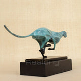Modern Art Bronze leopard Sculpture Bronze Cheetah Statue  Animal Bronze Statues and Sculptures For Home Desk Decoration Crafts